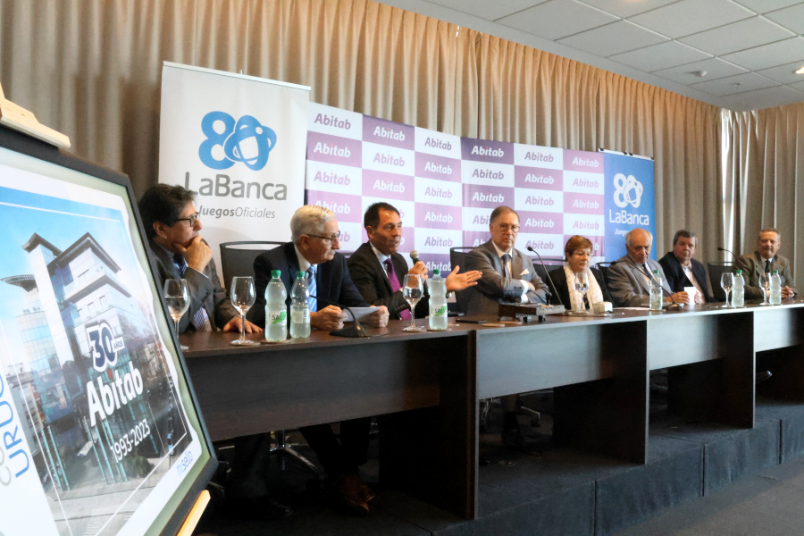 Autoridades de Correo Uruguayo, La Banca y Abitab