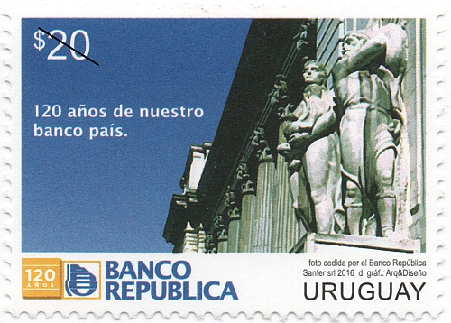 Esculturas situadas en la fachada del edificio central del BROU en Montevideo.
