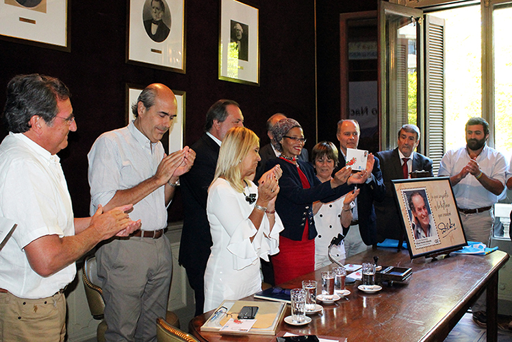 Autoridades de Correo Uruguayo y del Partido Nacional