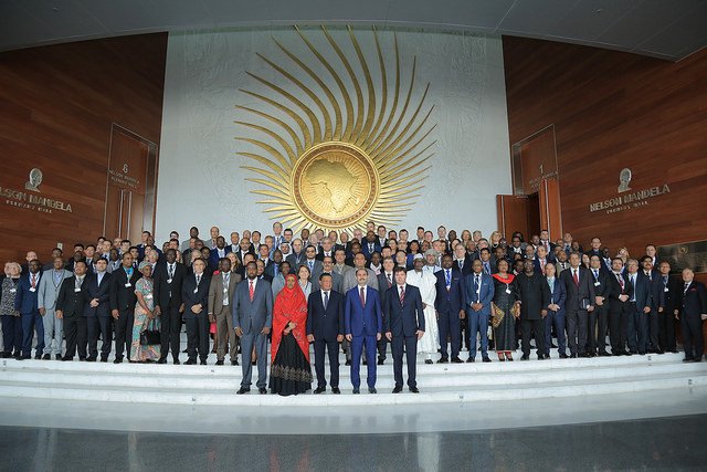 Foto de los representantes de los países miembros de UPU.