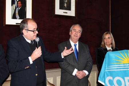 Dr. Fernando Saralegui, Senador Luis Alberto Heber y Esc. Beatriz Argimón