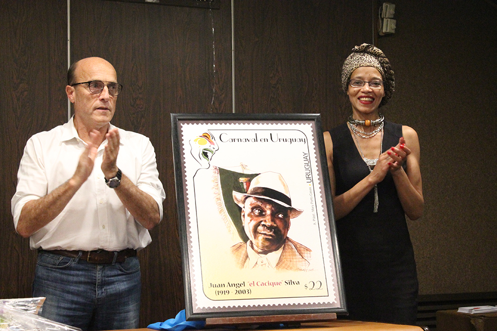 Intendente de Montevideo, Daniel Martínez, y presidenta de Correo Uruguayo, Solange Moreira.