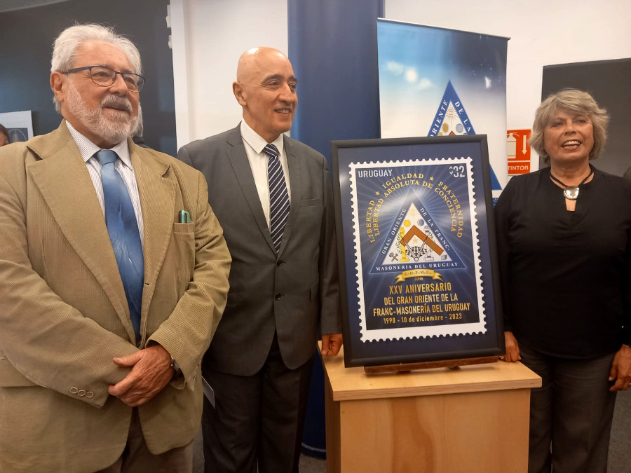 En el marco del 25° aniversario del Gran Oriente de la Franc-Masonería del Uruguay, Correo Uruguayo presentó un sello conmemorativo por dicho acontecimiento.