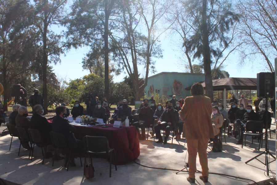 Presentación de hoja filatélica por los 30 años de la Reserva y ...