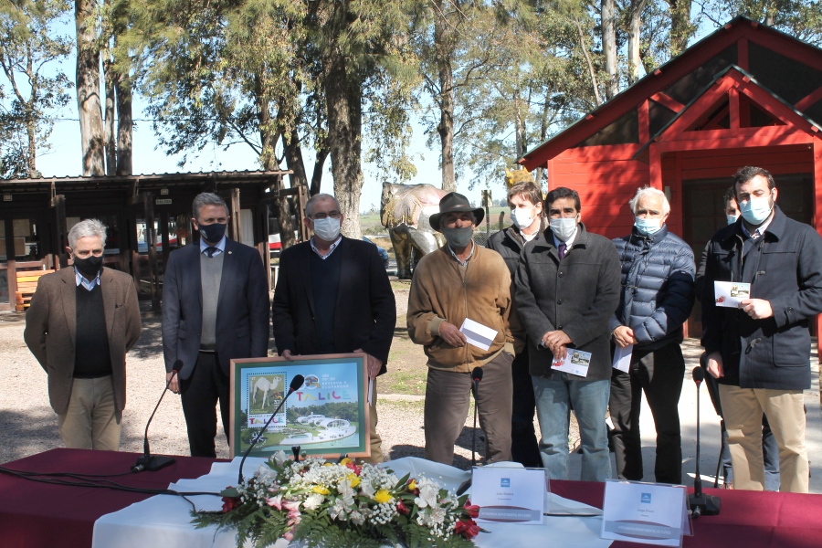 Presentación de hoja filatélica por los 30 años de la Reserva y ...