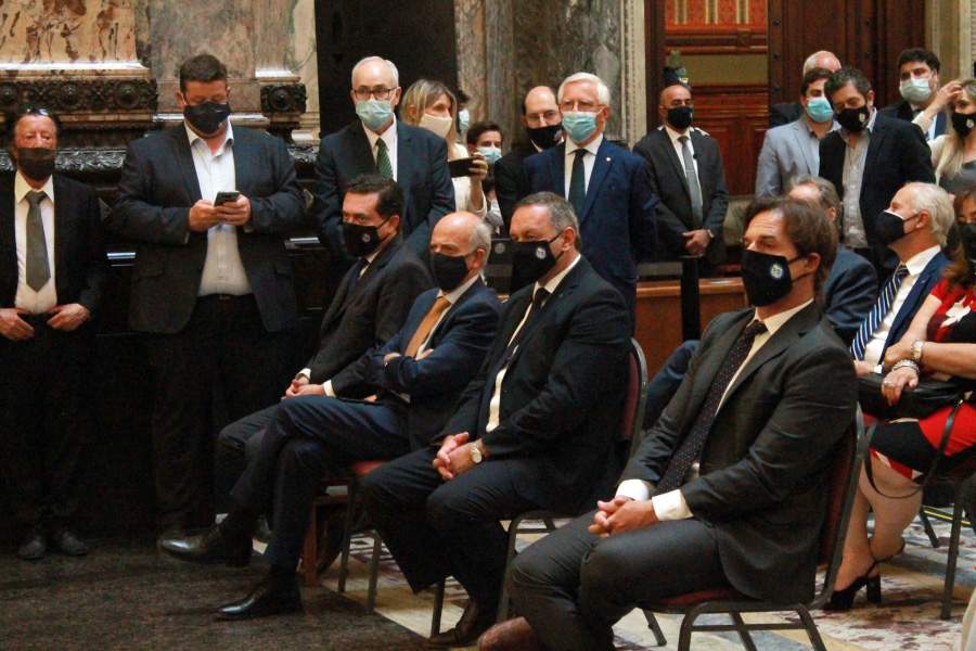 Presidente de la República y autoridades nacionales
