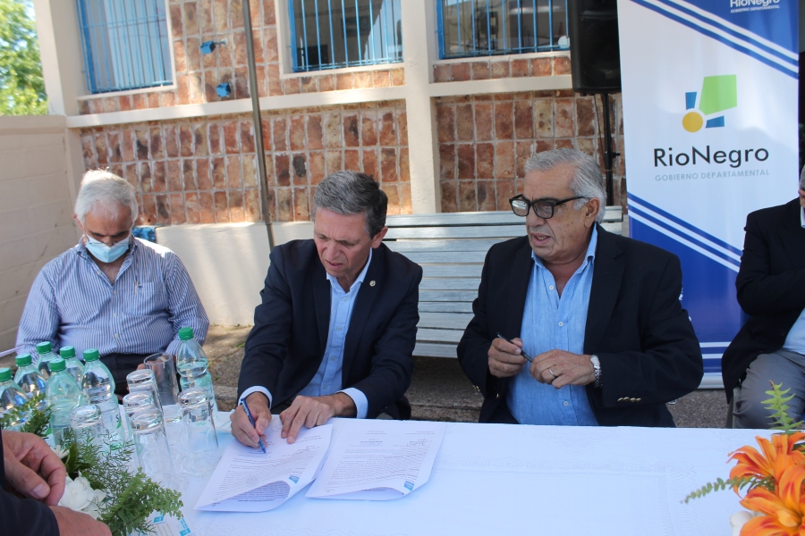 Firma del convenio entre ambas instituciones