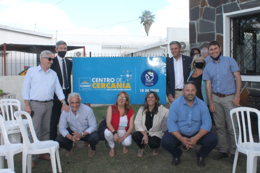 Funcionarios y autoridades de Correo Uruguayo
