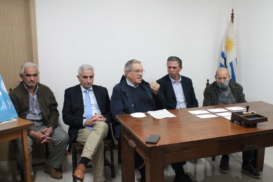 Autoridades de Correo Uruguayo, CFU y Claudio Schaeffer