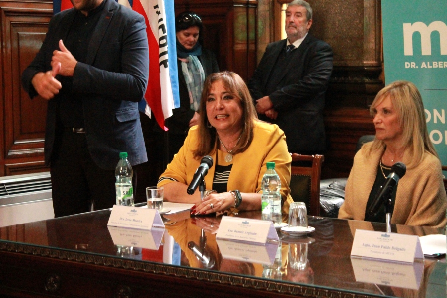 Ministra de Vivienda y Ordenamiento Territorial (MVOT), Dra. Irene Moreira