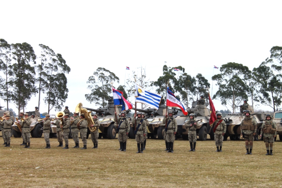 Integrantes de Regimiento de Caballería Mecanizado Nº 4