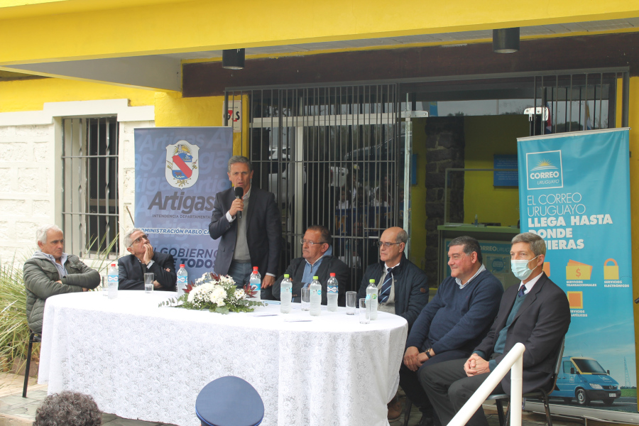 Presidente de Correo Uruguayo haciendo uso de la palabra