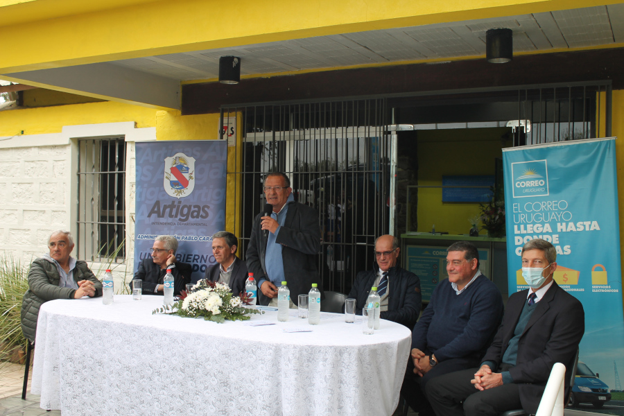 Intendente de Artigas haciendo uso de la palabra