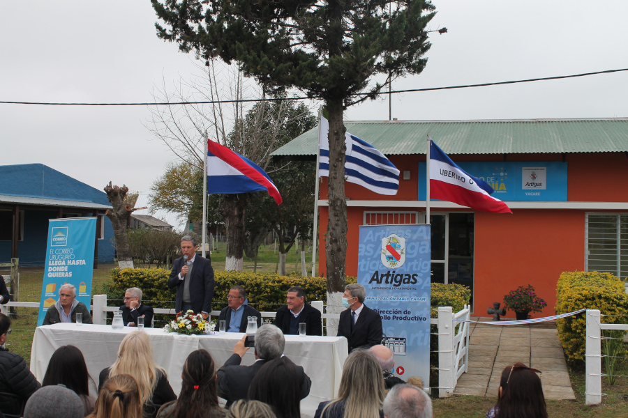 Presidente de Correo Uruguayo haciendo uso de la palabra
