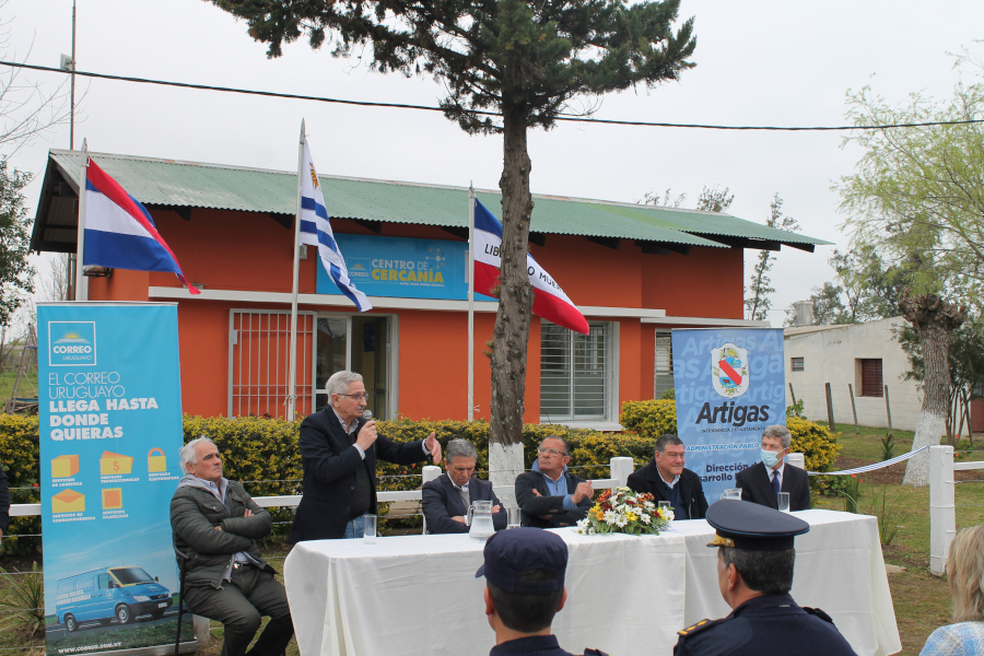Vicepresidente de Correo Uruguayo haciendo uso de la palabra