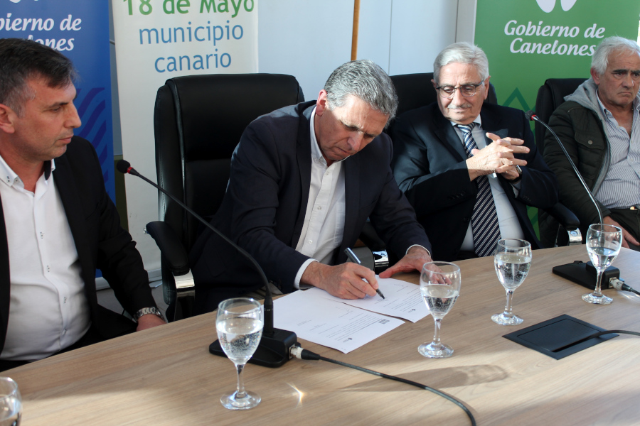 Presidente de Correo Uruguayo, Cnel. (R) Rafael Navarrine