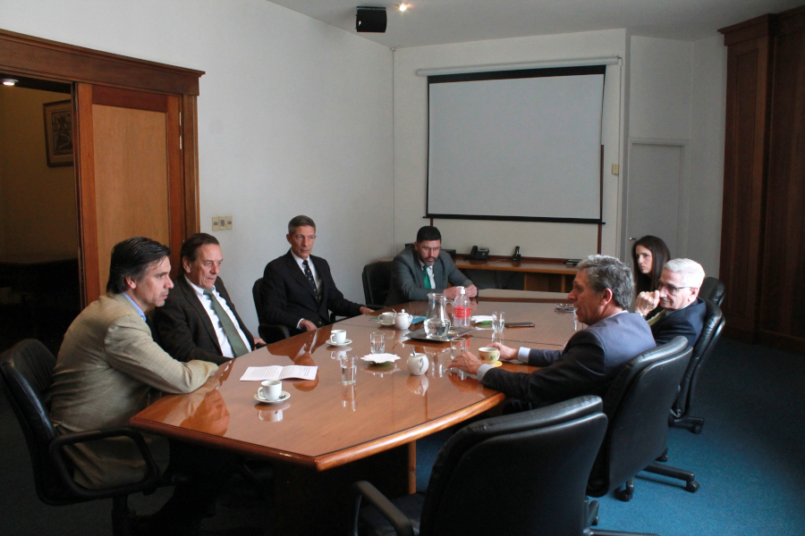 Autoridades de Corre Uruguayo y AIN