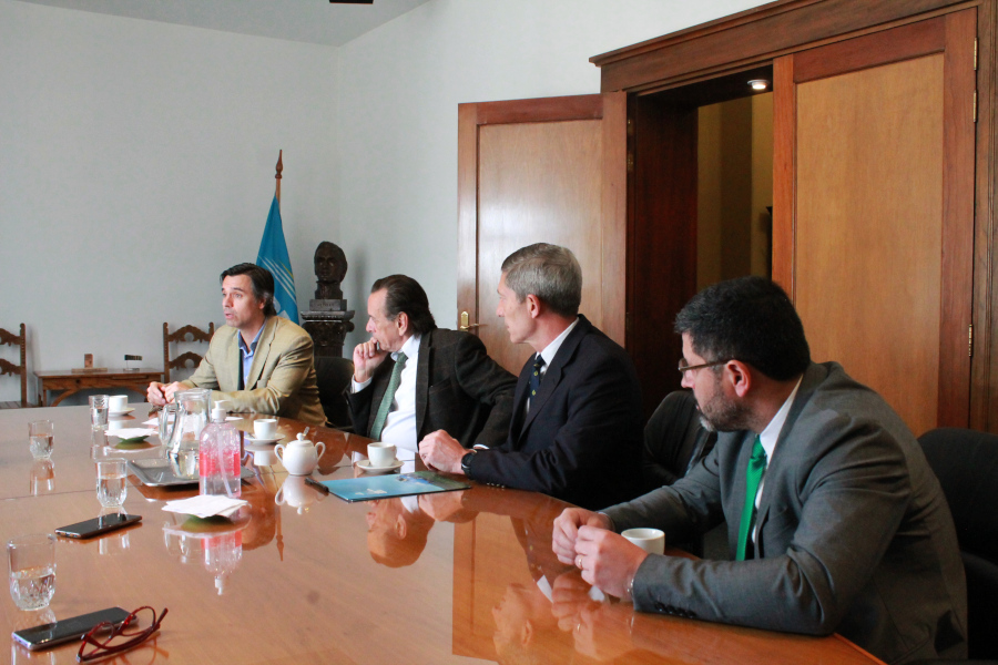 Autoridades de Corre Uruguayo y AIN