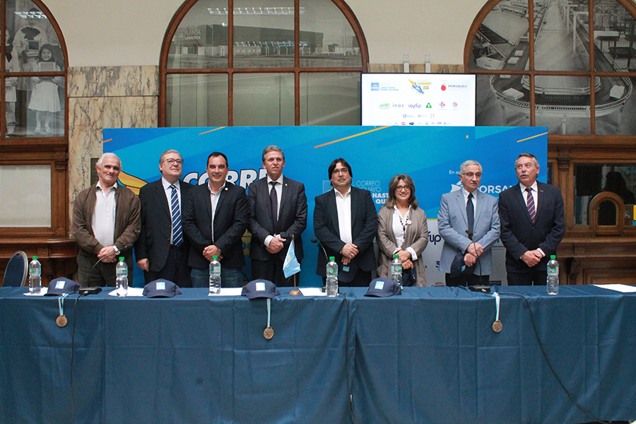 Autoridades de Correo Uruguayo, PORSALEU, CAU, Asociación Española e INAC