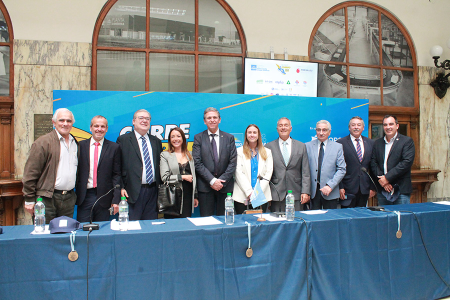 Autoridades de Correo Uruguayo, PORSALEU, CAU, Asociación Española e INAC