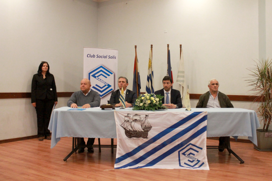 Mesa de autoridades