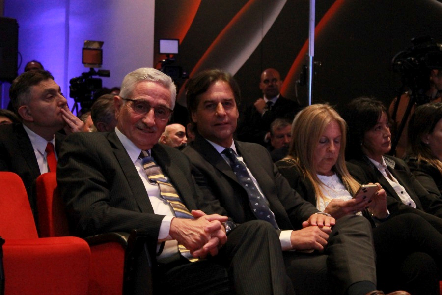 Vicepresidente de Correo Uruguayo y Presidente de la República