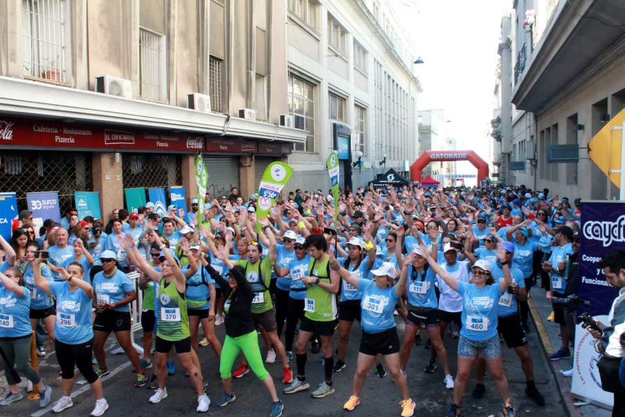 Participantes de la Corre Correo 2022