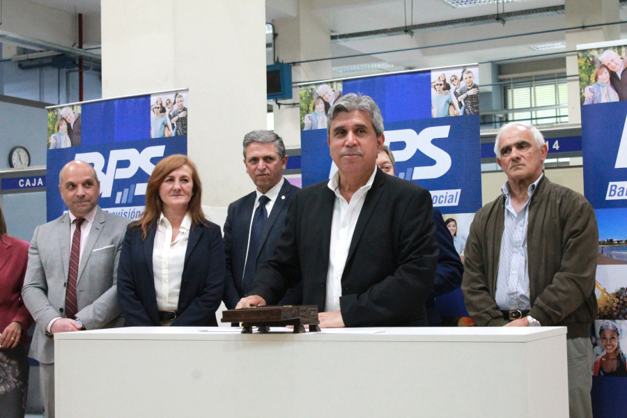 Director Representante del Sector Trabajadores, Sr. Eduardo Ramón Ruiz