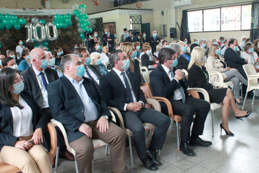 Autoridades presentes en el acto