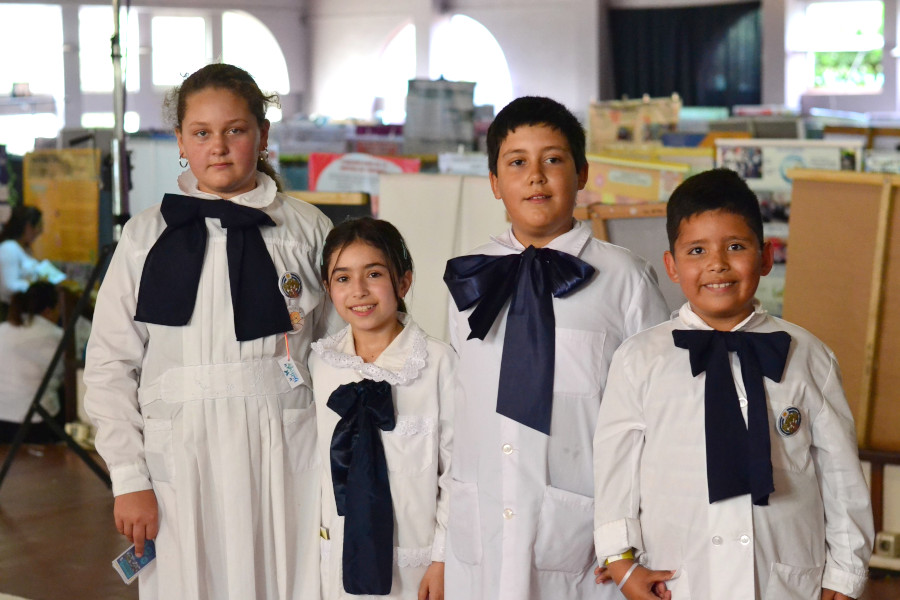 Escolares participantes de la 36ª Feria Nacional de Clubes de Ciencia