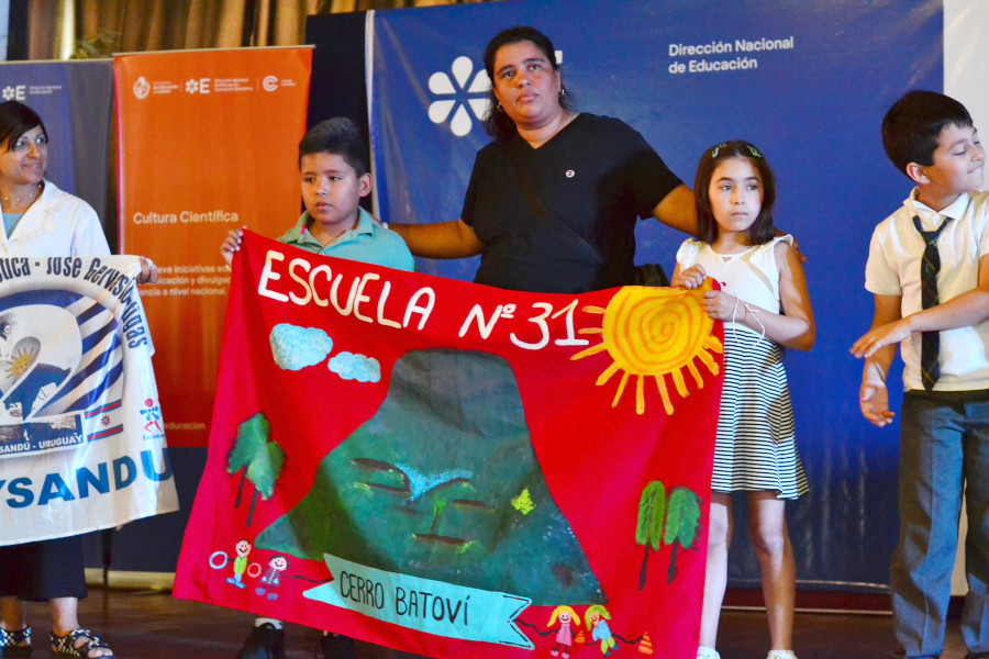 Escolares participantes de la 36ª Feria Nacional de Clubes de Ciencia