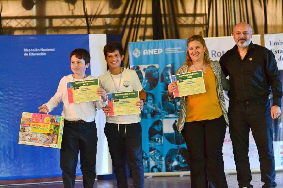 Escolares participantes de la 36ª Feria Nacional de Clubes de Ciencia