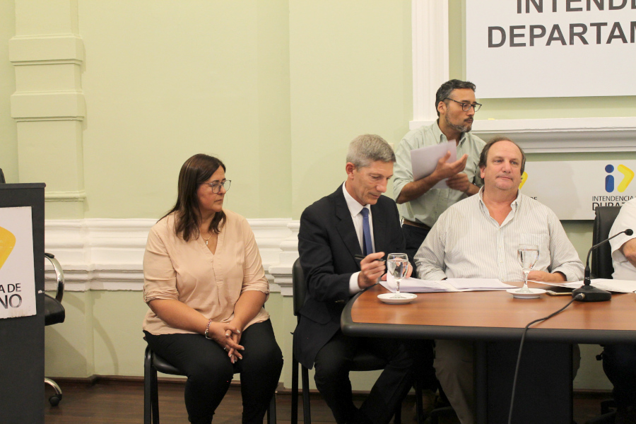 Secretario General de Correo Uruguayo firma el convenio