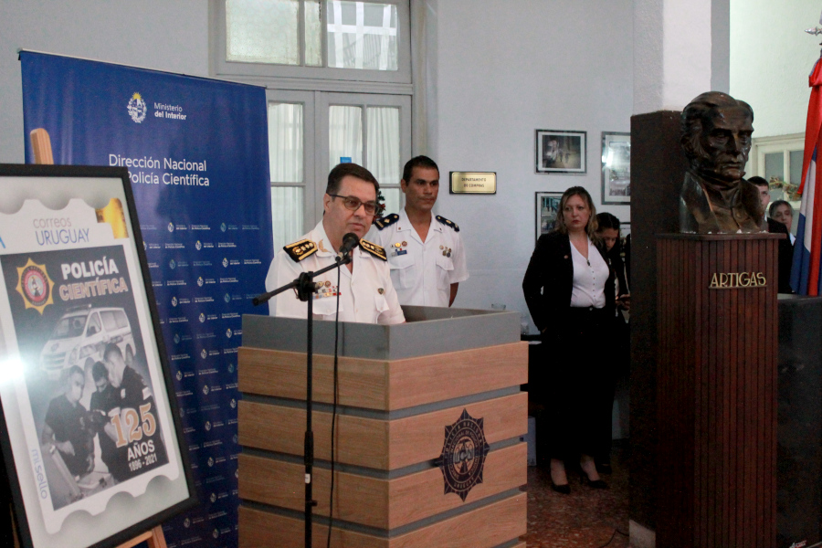 Director de la Dirección Nacional de Policía Científica haciendo uso de la palabra
