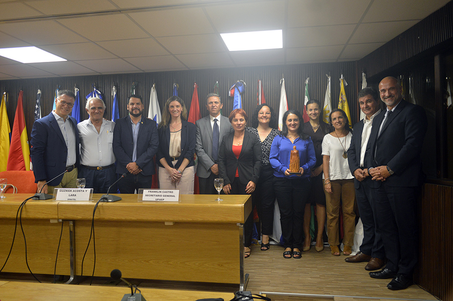 Delegación de Correo Uruguayo junto a autoridades de URSEC, DINATEL y UPAEP