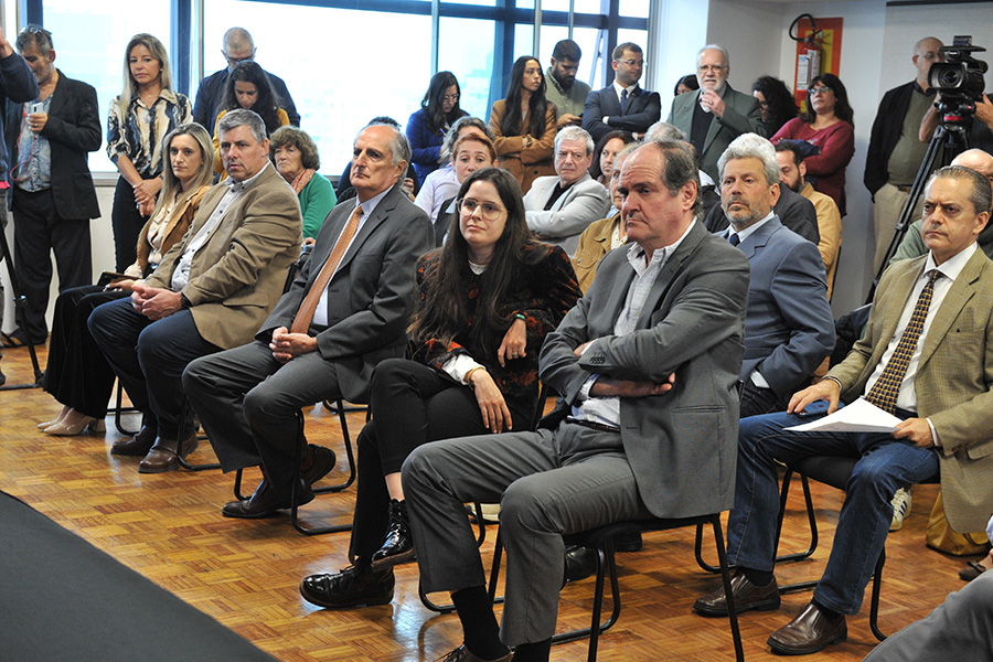 Autoridades presentes en el acto