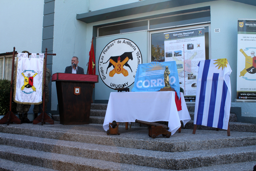 Exalumno y fundador del Liceo Militar N° 3, Mayor (R) Carlos Servian, haciendo uso de la palabra