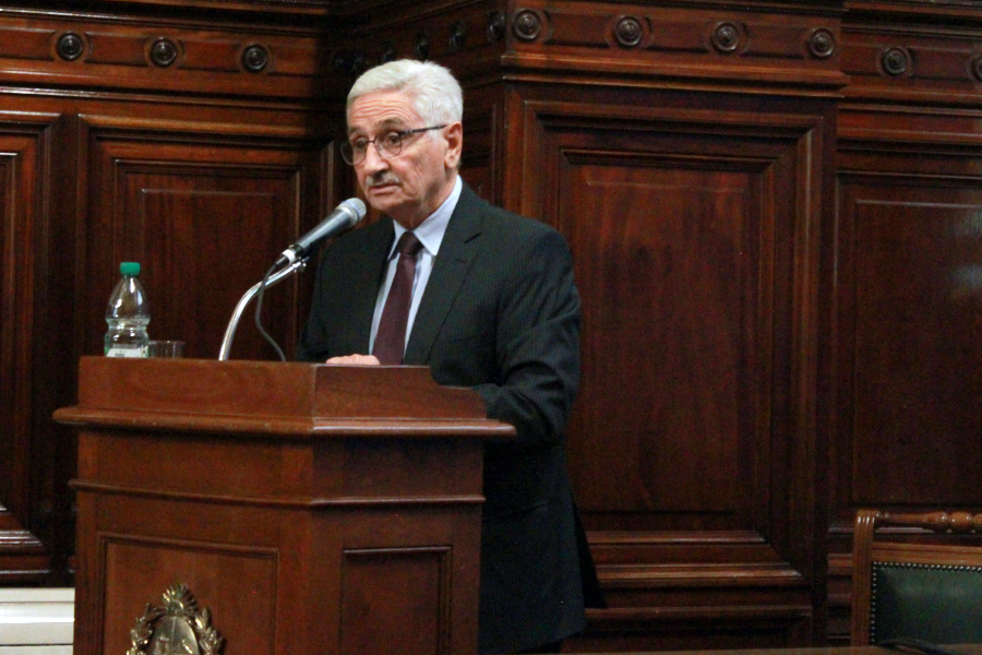 Vicepresidente de Correo Uruguayo, Sr. Julio César Silveira, haciendo uso de la palabra