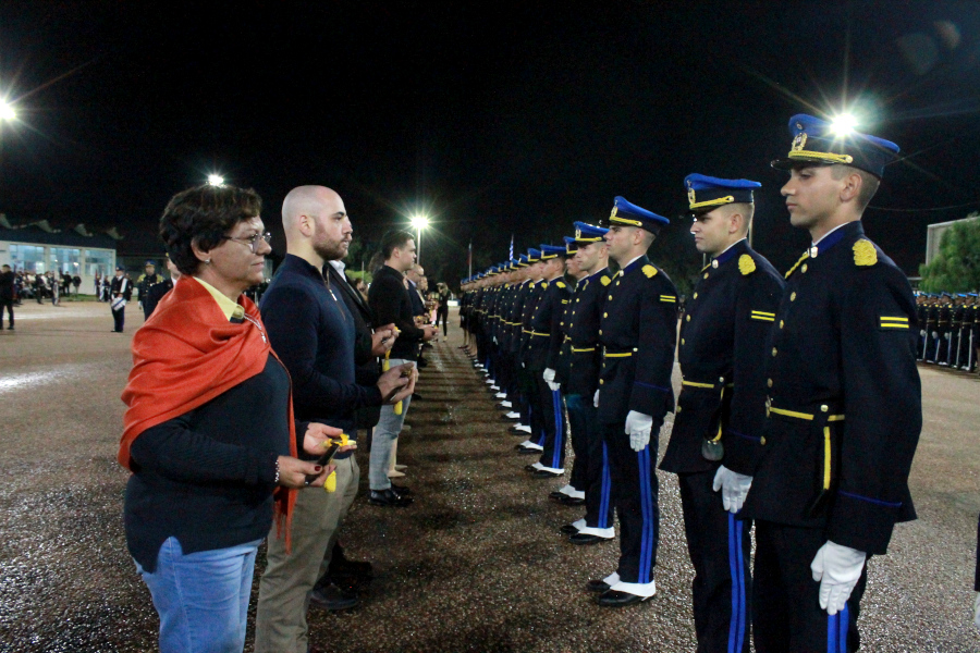 Cadetes reciben el espadín