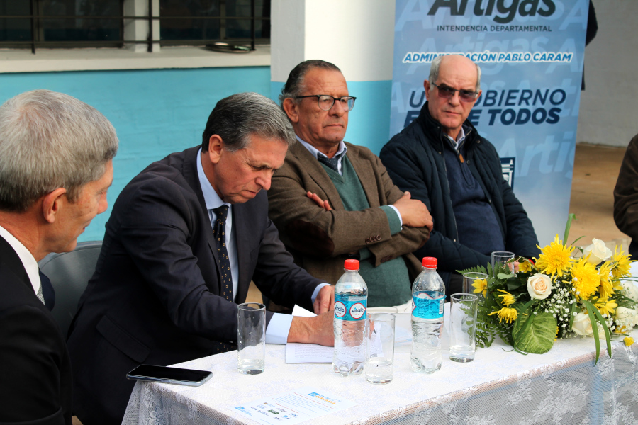 Presidente de Correo Uruguayo firma el convenio para la implementación del Centro de Cercanía