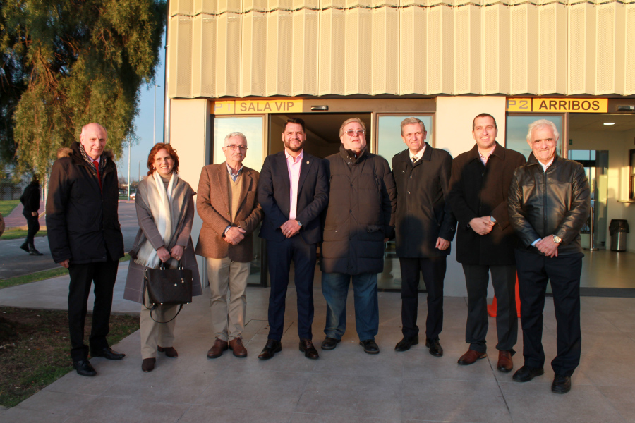 Autoridades presentes durante el acto