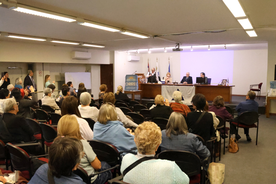 Vista de la sala y público