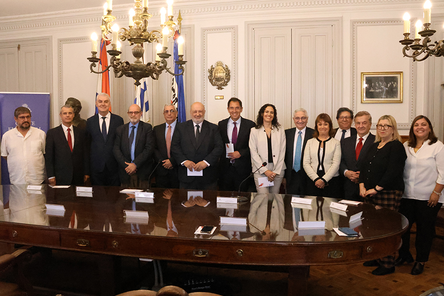 Autoridades de la Corte Electoral y Directorio de Correo Uruguayo
