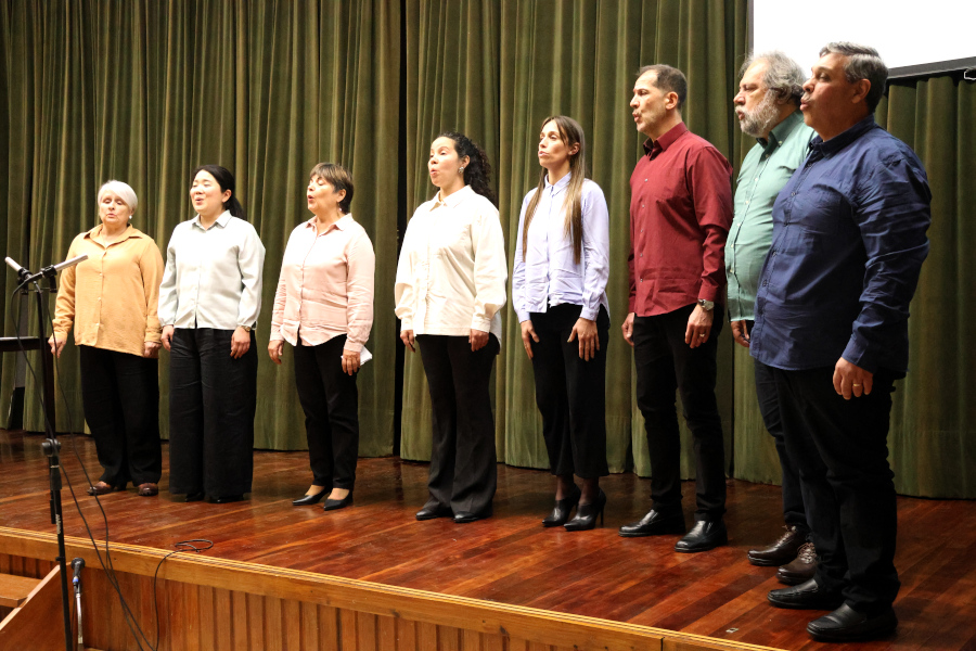 El coro de la USGI interpretó la canción Morigasaki, compuesta por Ikeda
