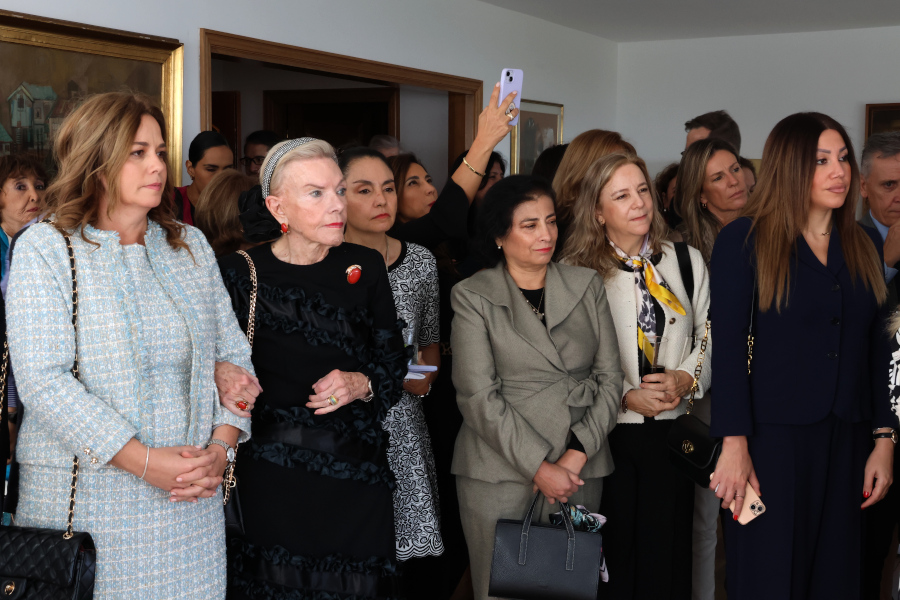 Asistentes al acto de lanzamiento del sello personalizado