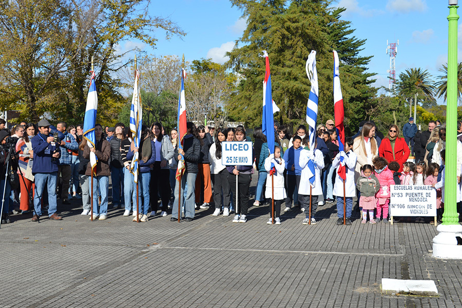 Liceales de la localidad participaron del acto