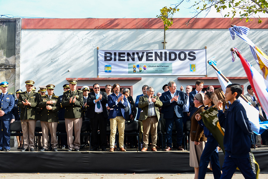 Durante el evento se realizó un desfile ante las autoridades presentes