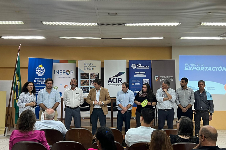 Representantes de las instituciones participantes en el programa 