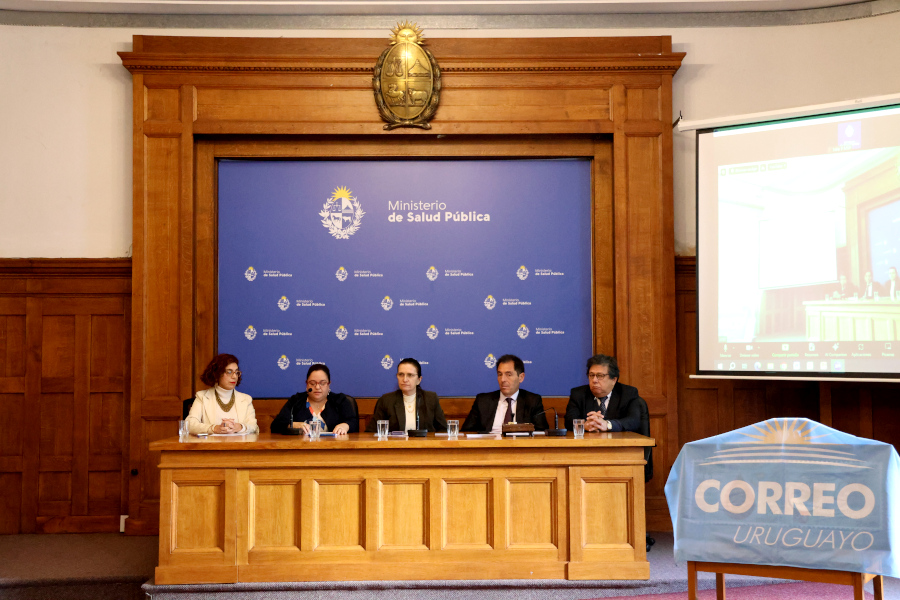 Mesa de autoridades que participaron del lanzamiento