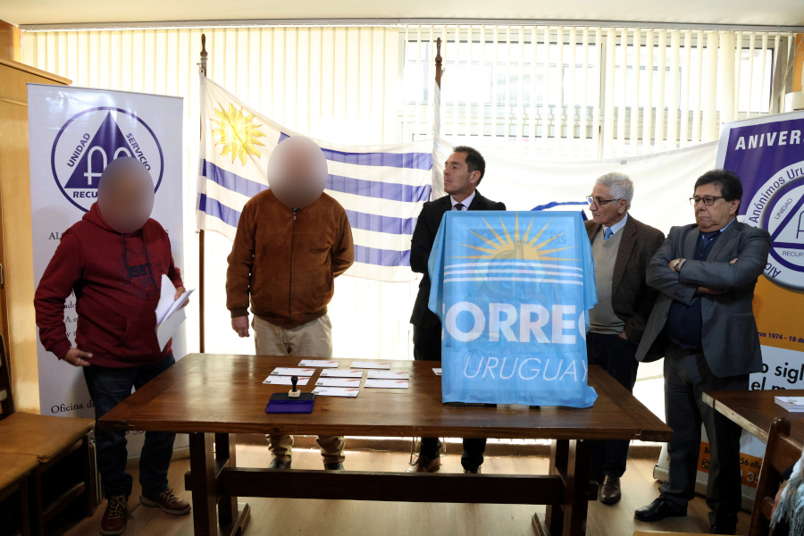Directorio de Correo Uruguayo junto a miembros de FAADU